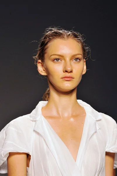 Look 10